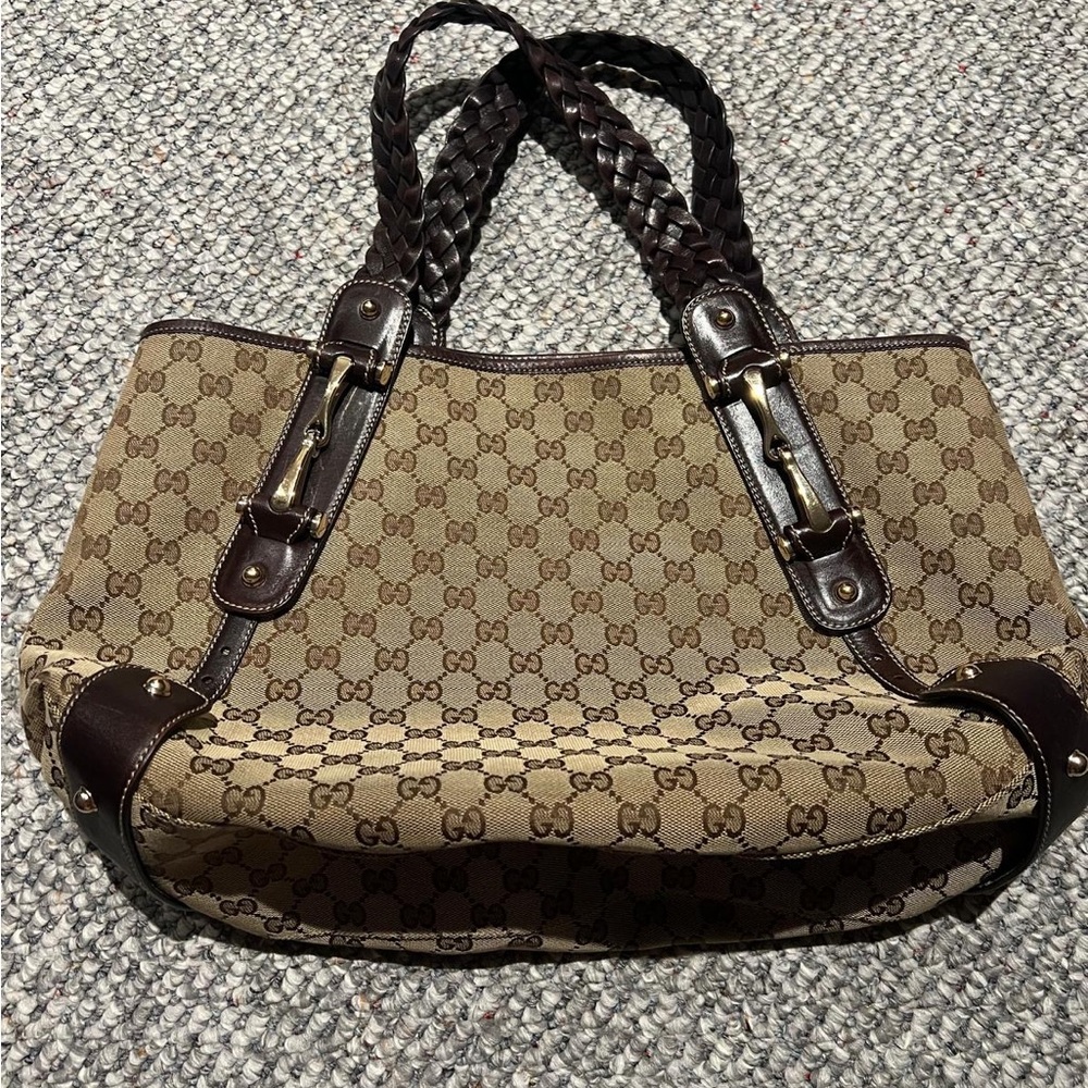 Gucci Pelham shoulder bag